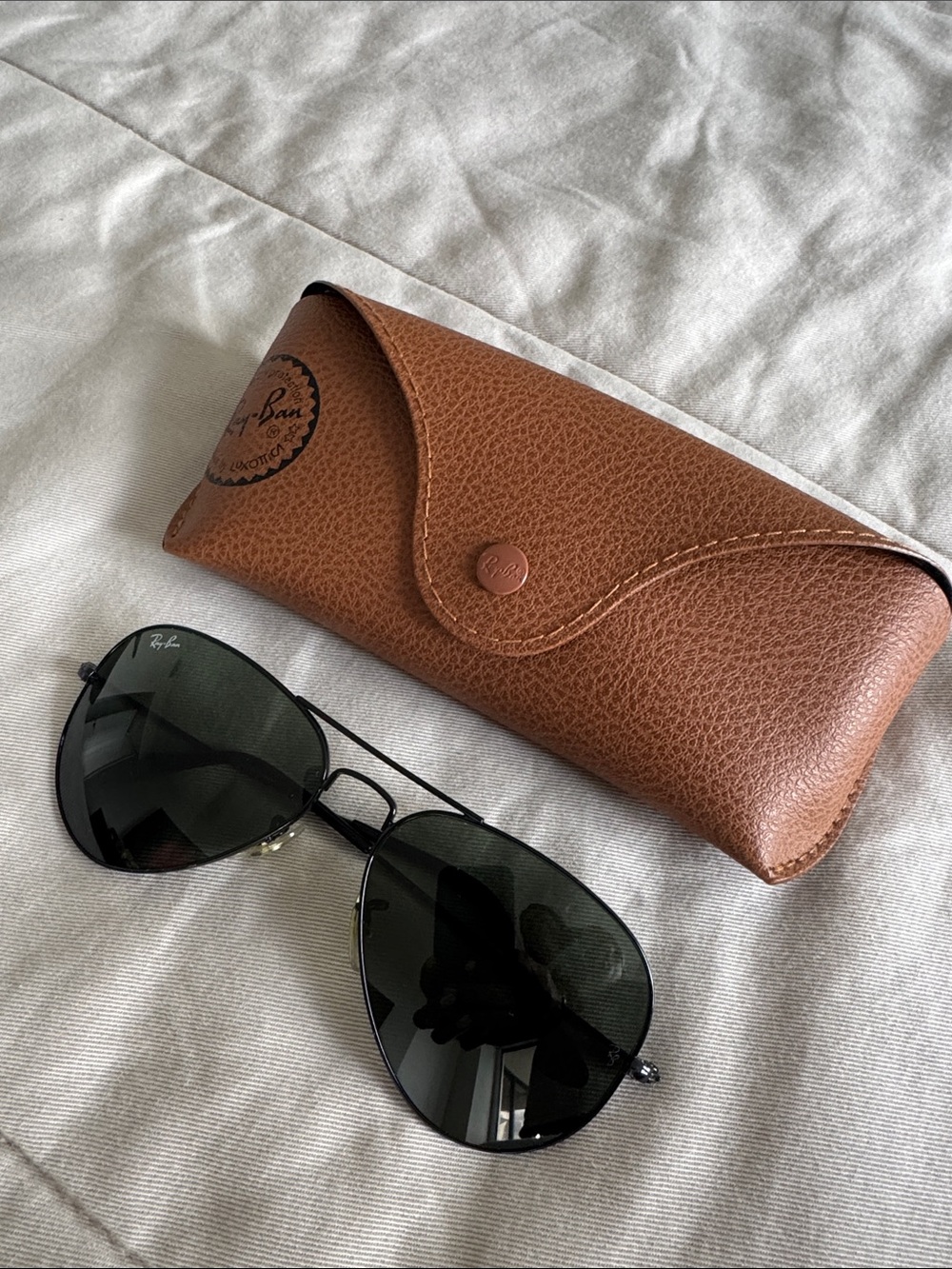 Ray-Ban Black Aviator Sunglasses with Brown Case